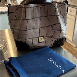 Dooney & Bourke